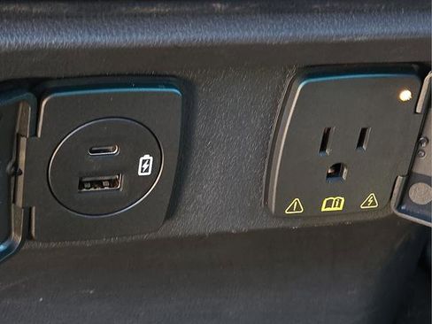 Used 2022 Ford F150 XLT w/ Equipment Group 302A High image 18