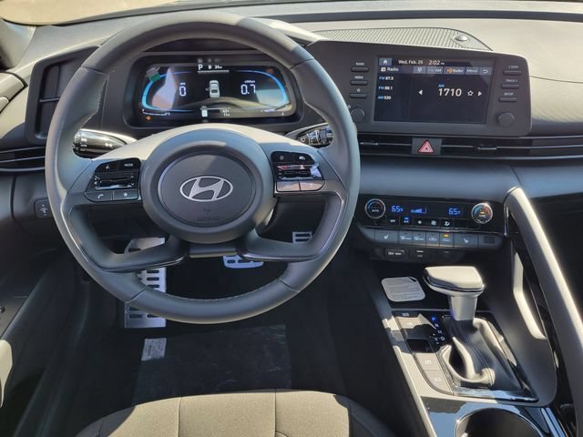 New 2026 Hyundai Elantra SEL Sport Premium FWD image 4