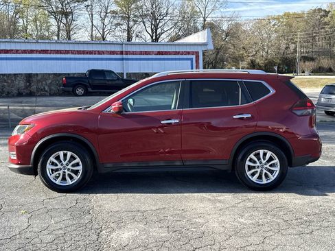 Used 2018 Nissan Rogue SV image 4