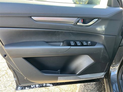 New 2026 Volvo XC60 B5 Plus w/ Protection Package Premier image 9