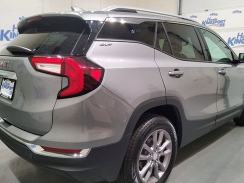 Used 2024 GMC Terrain SLT FWD image 5