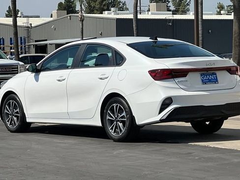 Used 2024 Kia Forte LXS w/ LXS Technology Package FWD image 6