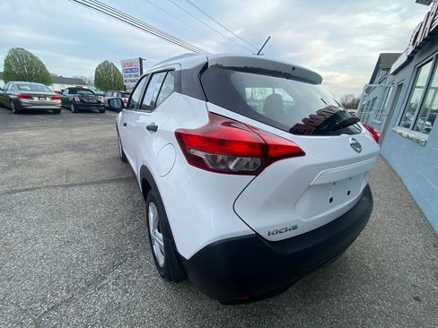 Used 2018 Nissan Kicks S FWD image 7