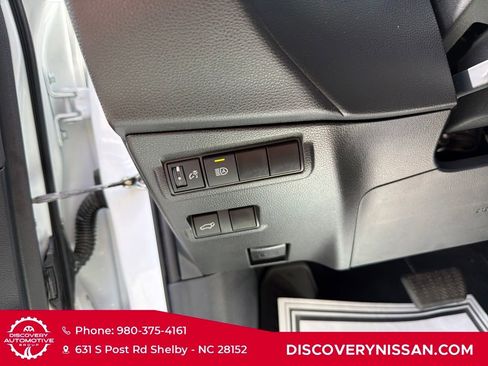 Used 2023 Toyota Corolla Cross XLE w/ Convenience Package FWD image 14