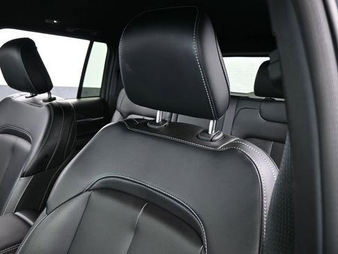 Used 2024 Jeep Grand Cherokee Limited w/ Black Appearance Package image 16