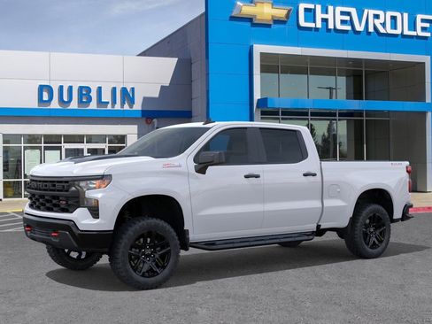 New 2026 Chevrolet Silverado 1500 Custom Trail Boss w/ LPO, Dark Essentials Package AWD/4WD image 3