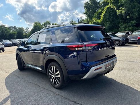 Used 2025 Nissan Pathfinder Platinum AWD/4WD image 2