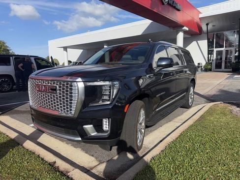 Used 2024 GMC Yukon XL Denali AWD/4WD image 2