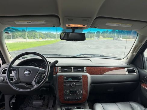 Used 2010 Chevrolet Silverado 1500 LTZ w/ Z71 Appearance Package RWD image 9