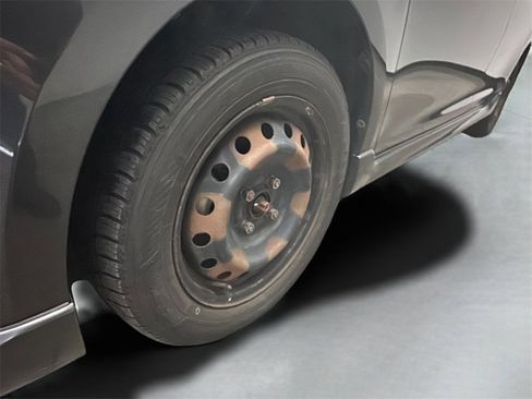 Used 2007 Toyota Yaris Base image 16