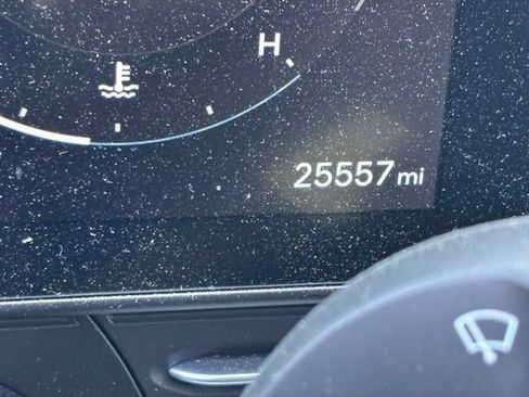 Used 2025 Hyundai Kona SEL AWD/4WD image 9