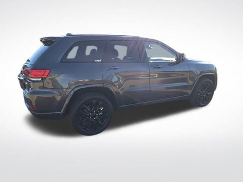 Used 2021 Jeep Grand Cherokee Laredo X image 1