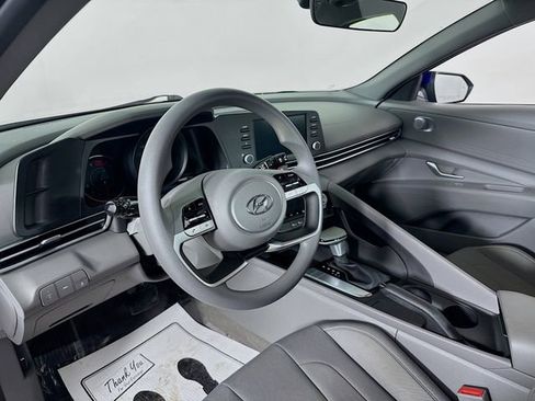 Used 2023 Hyundai Elantra SEL image 9