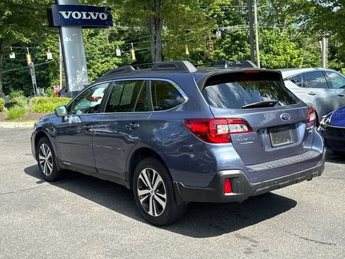 Used 2018 Subaru Outback 3.6R Limited AWD/4WD image 6