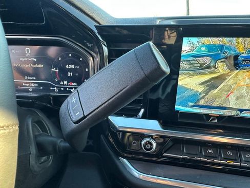 Used 2025 GMC Sierra 1500 SLT image 18