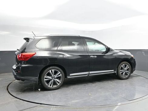 Used 2017 Nissan Pathfinder Platinum w/ Family Entertainment Package AWD/4WD image 2