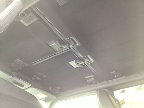 New 2025 Ford Bronco Badlands image 25