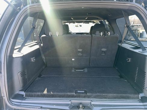 Used 2017 Ford Expedition EL XLT image 8