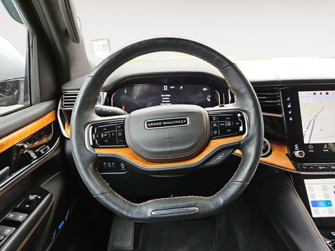 Used 2022 Jeep Grand Wagoneer Series III AWD/4WD image 12