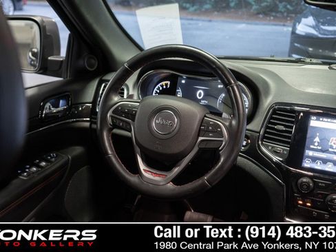 Used 2019 Jeep Grand Cherokee Trailhawk w/ Trailhawk Luxury Group AWD/4WD image 31