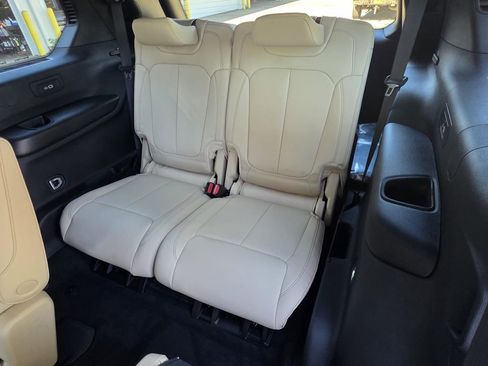 New 2025 Jeep Grand Cherokee L Limited w/ Trailer Tow Package image 15