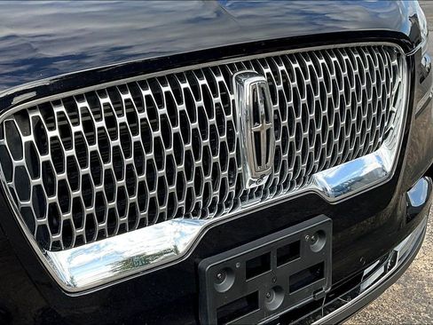 Used 2022 Lincoln Aviator Reserve w/ Equipment Group 201A RWD image 38