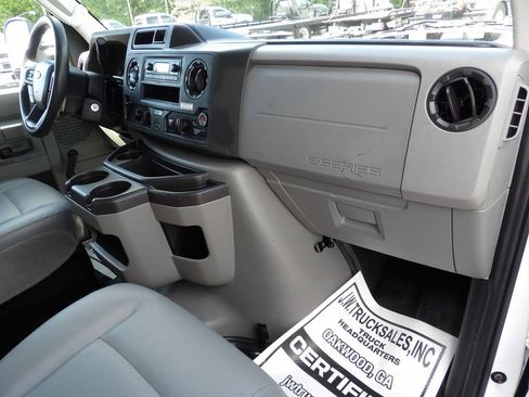 Used 2021 Ford E-350 and Econoline 350 Super Duty RWD image 23