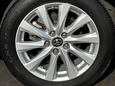 Used 2019 Toyota Camry LE image 7