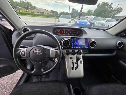 Used 2009 Scion xB FWD image 10