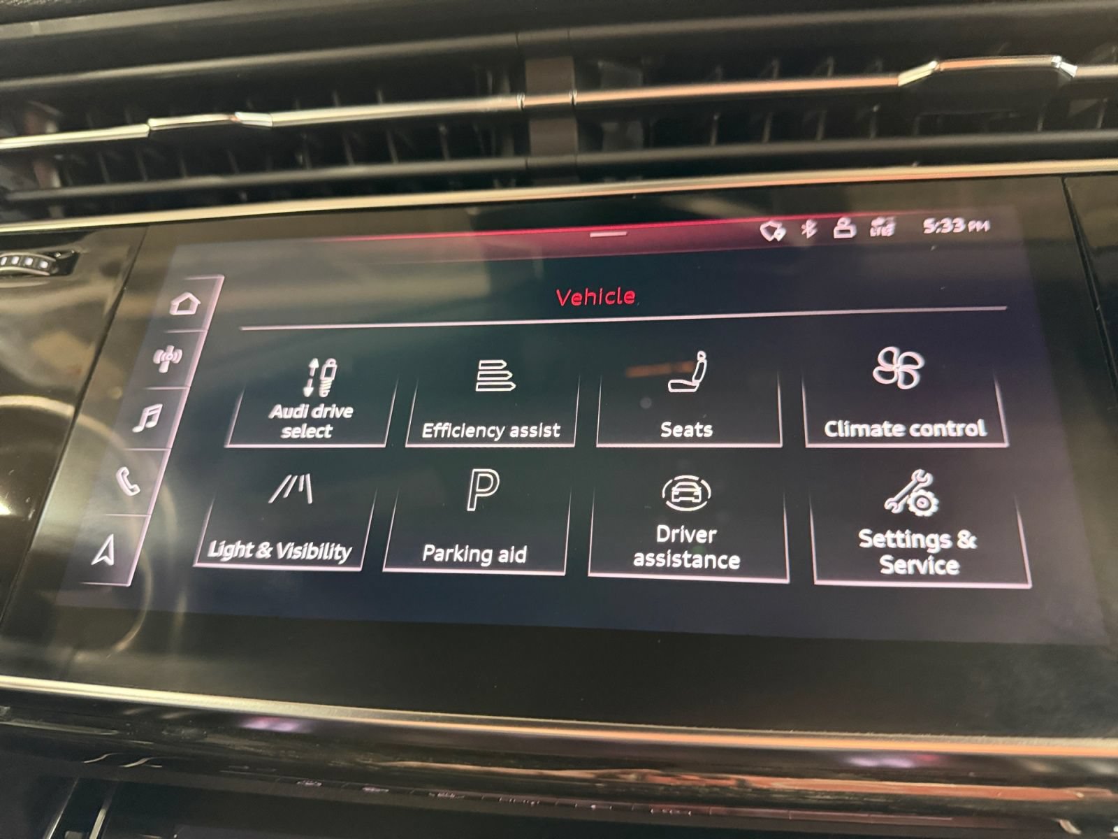 Used 2019 Audi Q8 Premium Plus w/ Premium Plus AWD/4WD image 31