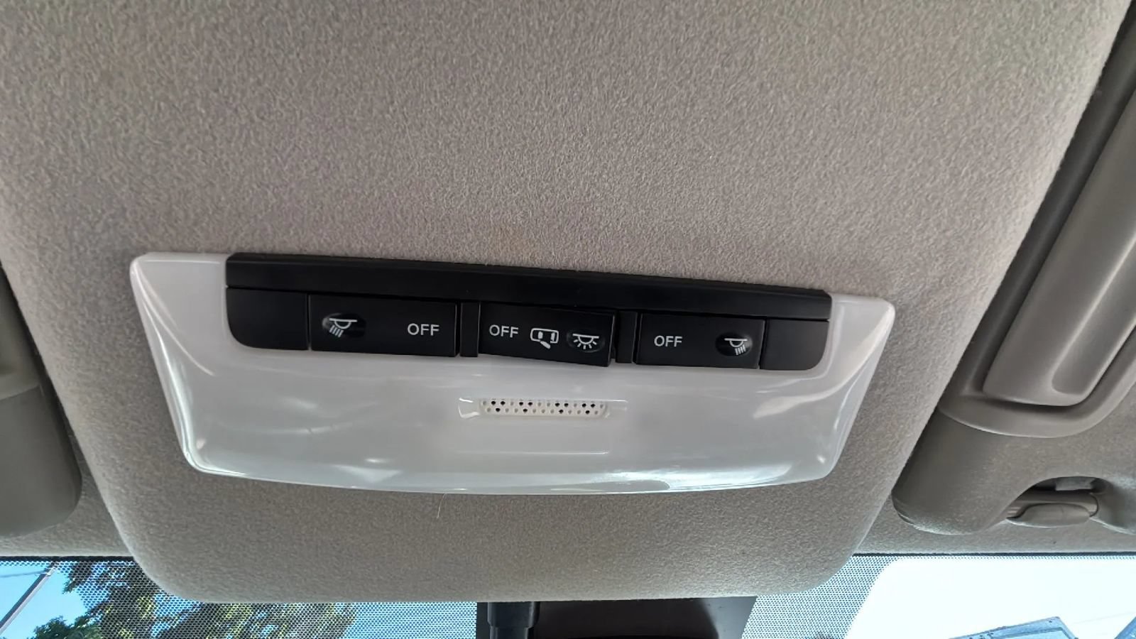 Used 2025 Nissan Versa S FWD image 24