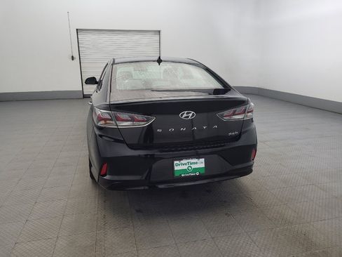 Used 2019 Hyundai Sonata Plug-In Hybrid image 6