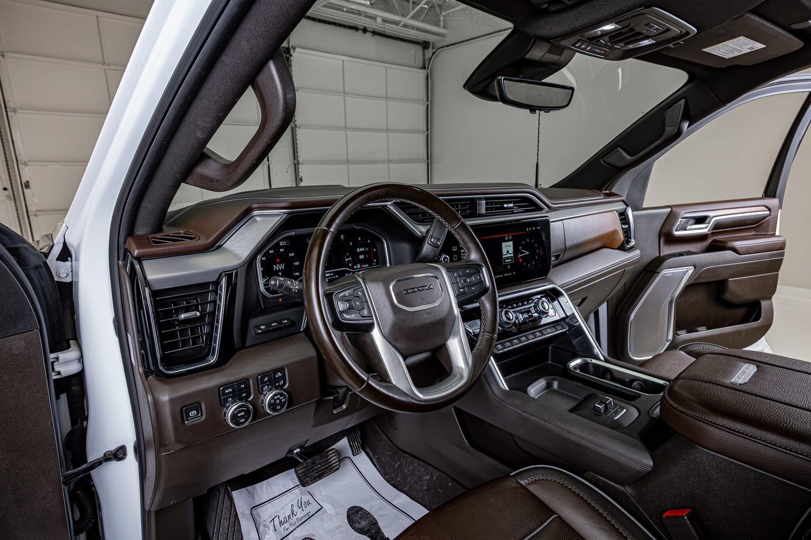 Used 2024 GMC Sierra 2500 Denali w/ Denali Reserve Package AWD/4WD image 17