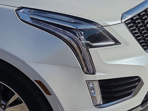 Used 2024 Cadillac XT5 Premium Luxury image 11