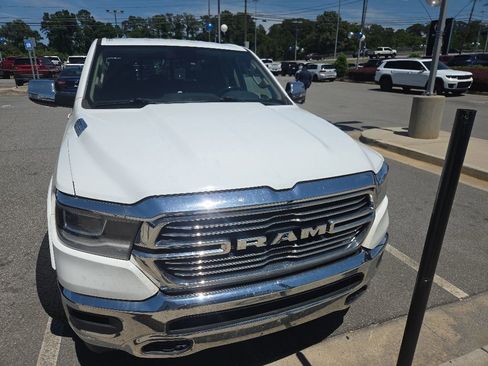 Used 2020 RAM 1500 Laramie AWD/4WD image 3