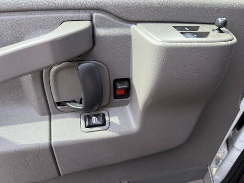 Used 2022 Chevrolet Express 2500 w/ Driver Convenience Package RWD image 15