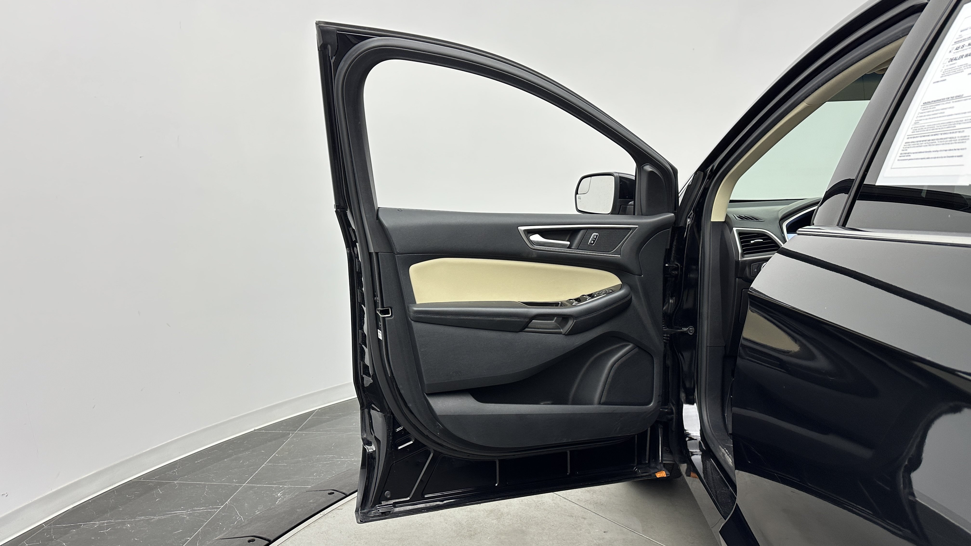 Used 2016 Ford Edge SEL w/ Equipment Group 201A AWD/4WD image 8