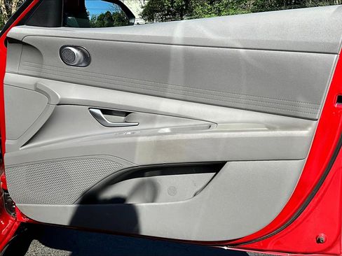 Used 2023 Hyundai Elantra SEL image 27