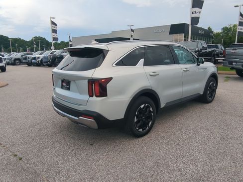 New 2026 Kia Sorento S w/ S Panoramic Sunroof Package FWD image 8