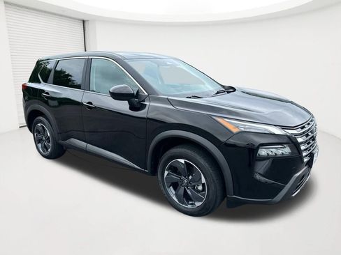 Used 2024 Nissan Rogue SV AWD/4WD image 3