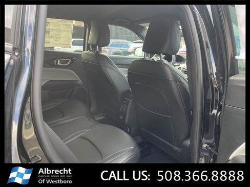 New 2026 Jeep Compass Limited image 13