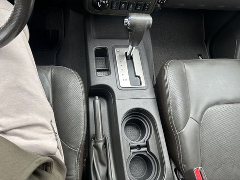 Used 2019 Nissan Frontier PRO-4X w/ Pro-4x Luxury Package image 14