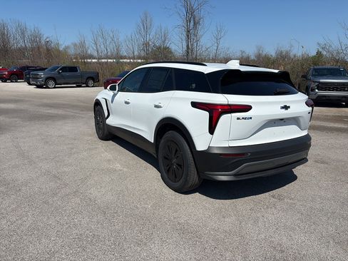 New 2026 Chevrolet Blazer EV LT AWD/4WD image 3