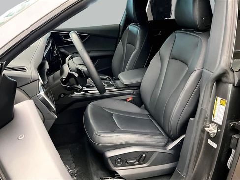 Certified 2025 Audi Q8 Premium Plus AWD/4WD image 8