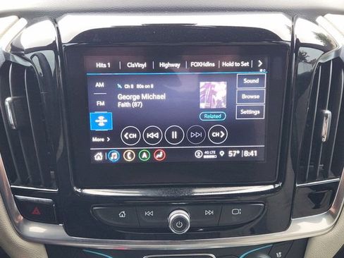 Used 2023 Chevrolet Traverse Premier FWD image 5