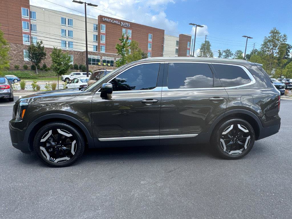 Used 2024 Kia Telluride EX AWD/4WD image 4