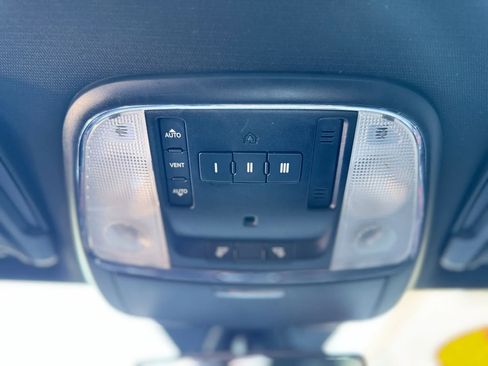 Used 2014 Dodge Charger R/T image 31