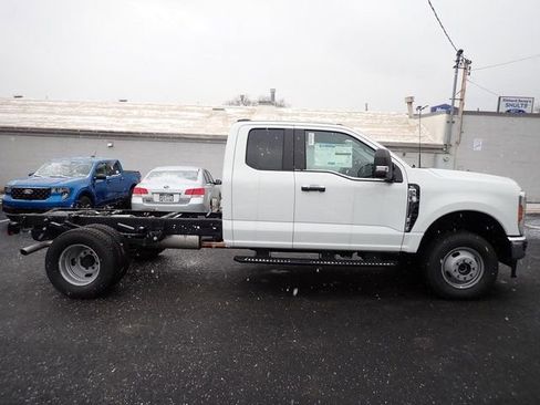 New 2025 Ford F350 XL w/ XL Chrome Package AWD/4WD image 7