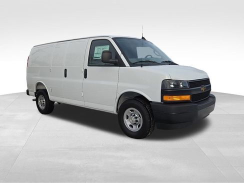Used 2025 Chevrolet Express 2500 w/ Driver Convenience Package image 1