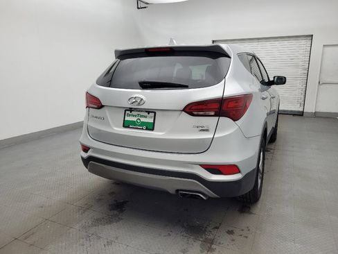 Used 2017 Hyundai Santa Fe Sport image 7